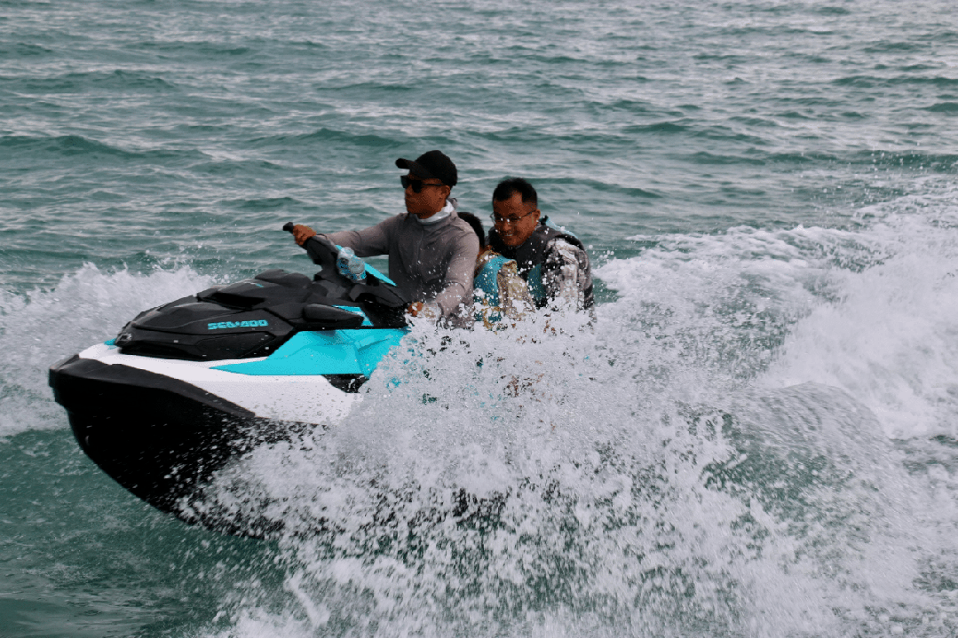 1698738968911415Oaro.gif 640 (1).gif